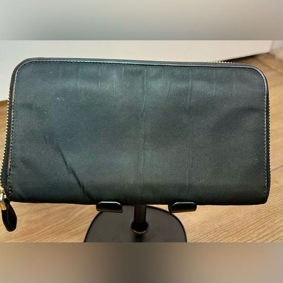 Prada Black Zippy Wallet in Nylon - GUC - Picture 2 of 7